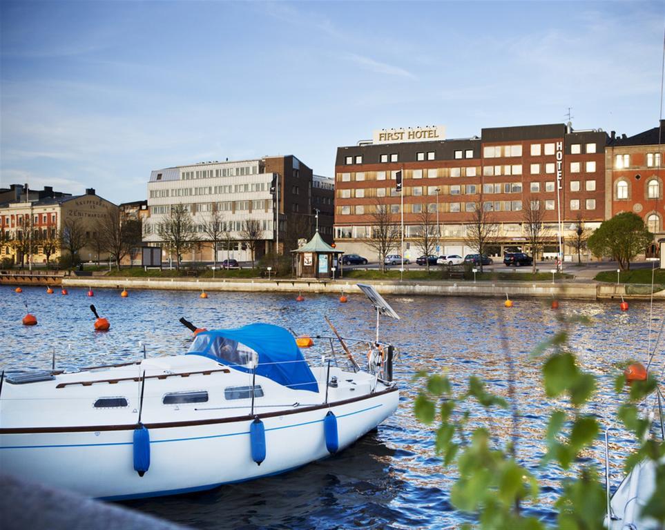 First Hotel Stadt Härnösand Buitenkant foto