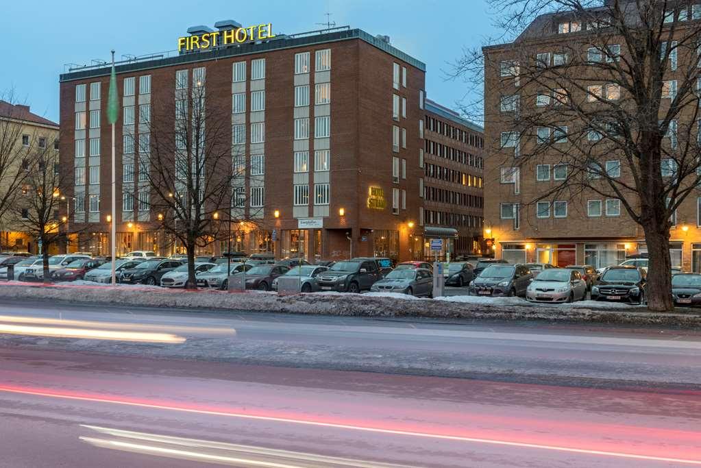 First Hotel Stadt Härnösand Buitenkant foto